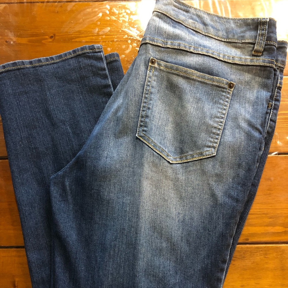 Ladies Stonewashed Straight Leg Jeans 14P